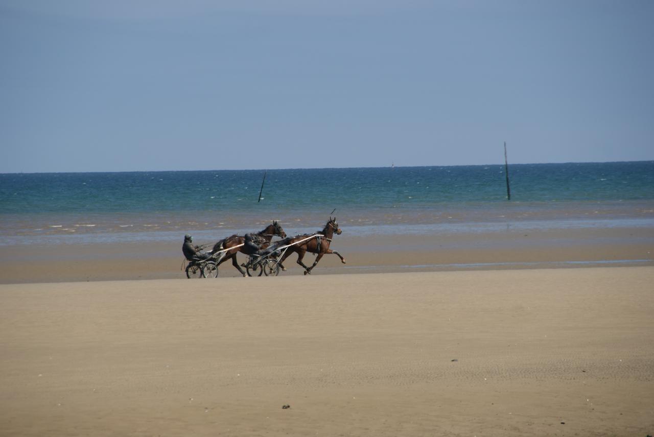مبيت وإفطار سانت-ماري-دو-مونت Utah Beach المظهر الخارجي الصورة